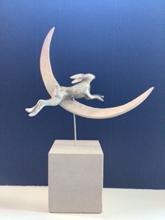 artist-valerie-shepherd-lunar-hare-raku-sculpture-2023